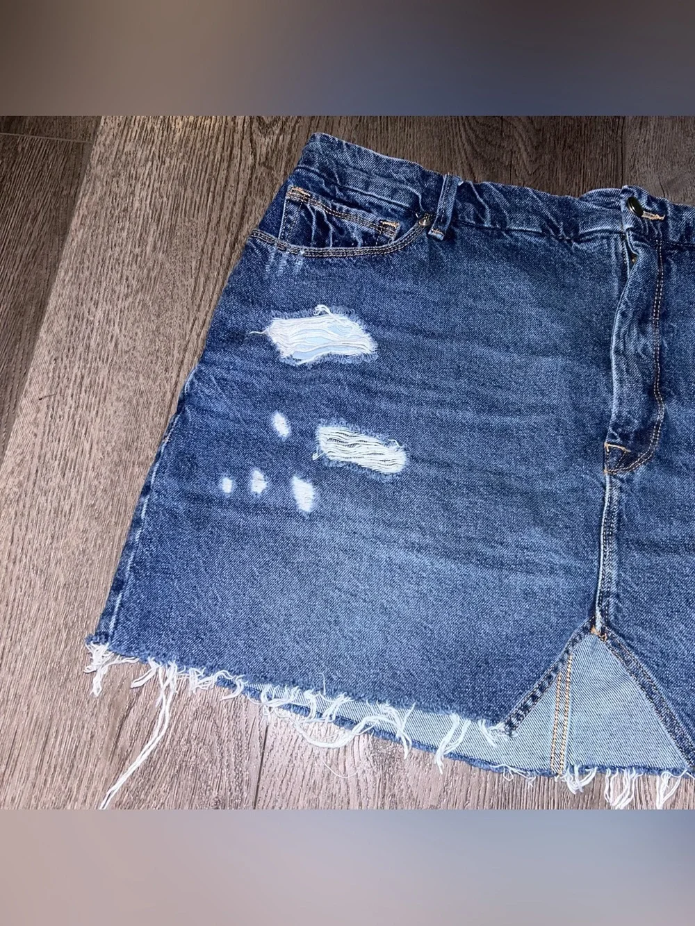 Good American Cut Out Mini Skirt Size 15 - Picture 6 of 10